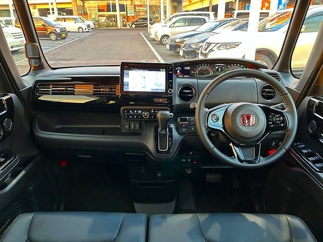 Honda N BOX CUSTOM 2022-01 16646-1