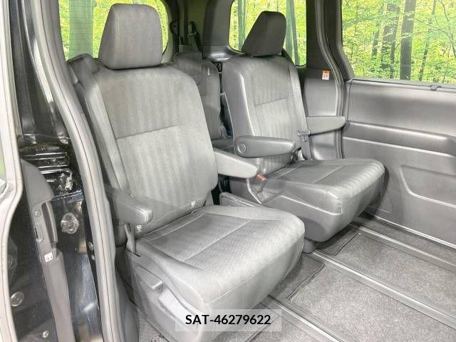 Toyota VOXY 2023-03 204873-9