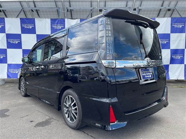 Toyota VOXY 2015-03 19017-6