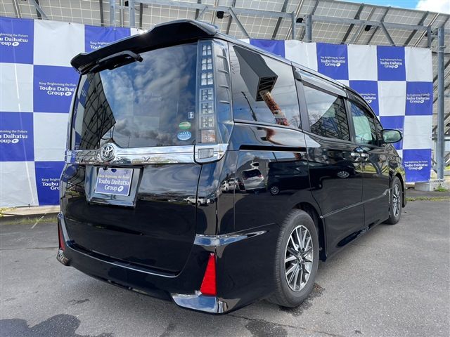 Toyota VOXY 2015-03 19017-4