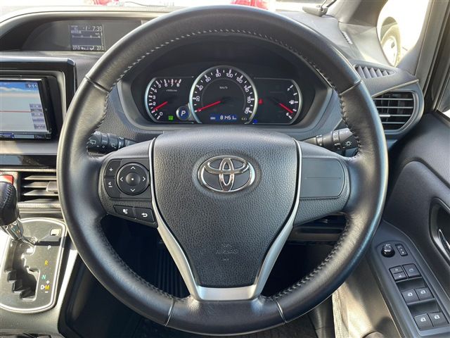 Toyota VOXY 2015-03 19017-19