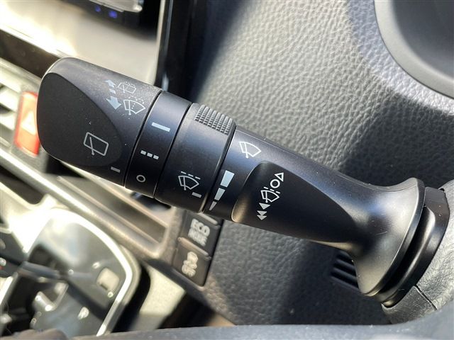 Toyota VOXY 2015-03 19017-21