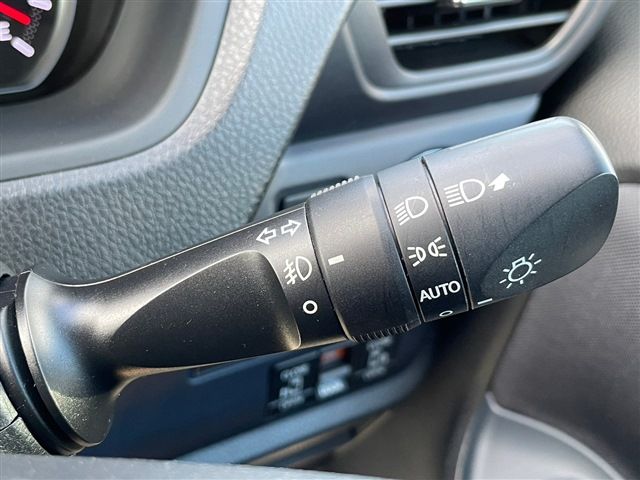 Toyota VOXY 2015-03 19017-22
