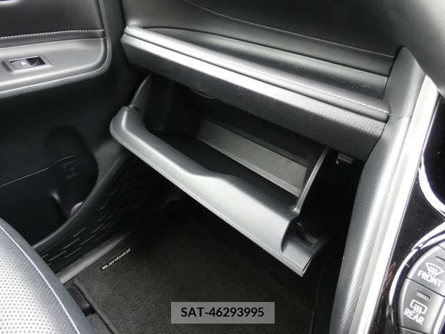 Toyota ESQUIRE 2015-01 268544-18