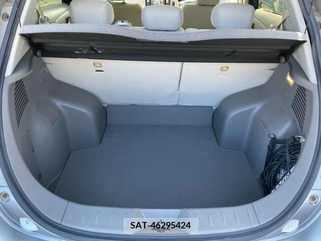 Nissan LEAF 2016-02 221214-17