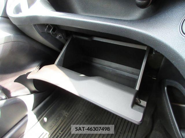 Toyota SIENTA 2019-02 212777-9