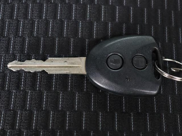 Toyota Pixis Mega 2019-04 191985-15