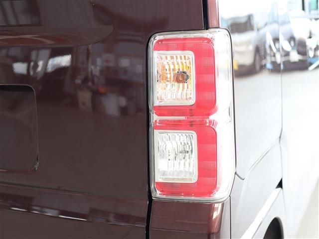 Toyota Pixis Mega 2019-04 191985-24