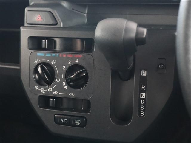 Toyota Pixis Mega 2019-04 191985-9