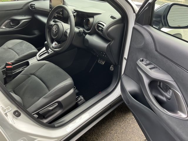 Toyota YARIS CROSS 2023-11 184273-19