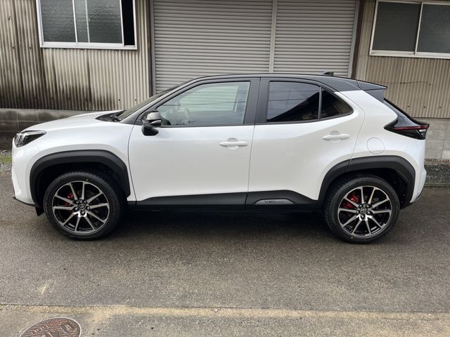 Toyota YARIS CROSS 2023-11 184273-8