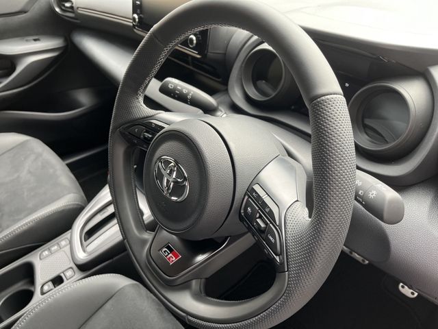 Toyota YARIS CROSS 2023-11 184273-1