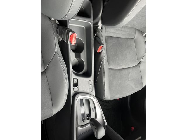 Toyota YARIS CROSS 2023-11 184273-22