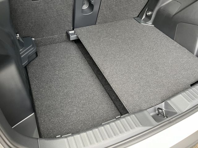 Toyota YARIS CROSS 2023-11 184273-27