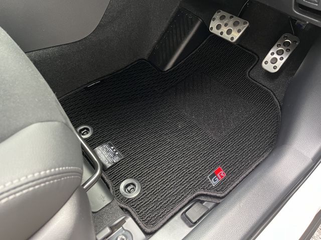 Toyota YARIS CROSS 2023-11 184273-20