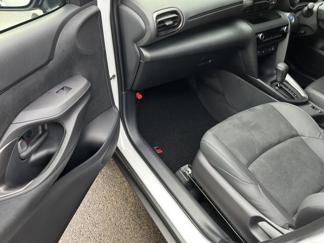 Toyota YARIS CROSS 2023-11 184273-17
