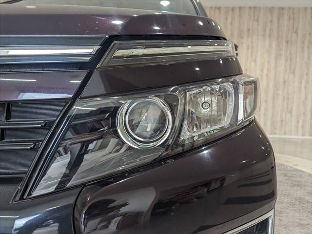 Toyota VOXY 2014-07 27544-8