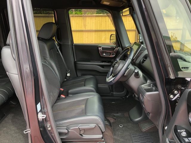 Honda N BOX CUSTOM 2017-11 11408-9