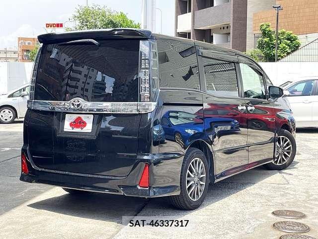 Toyota VOXY 2017-03 321497-2