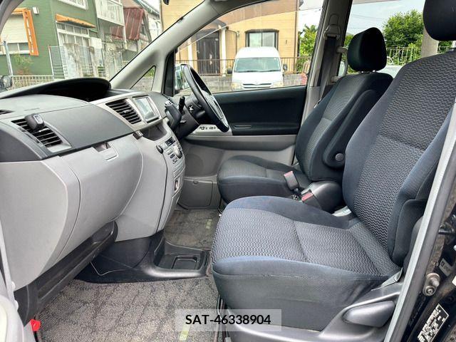 Toyota VOXY 2007-05 289216-9