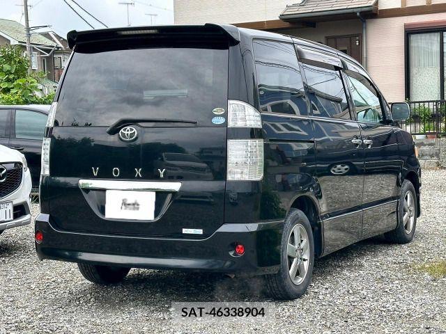 Toyota VOXY 2007-05 289216-3