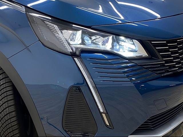 Peugeot 3008 2021-11 18098-19