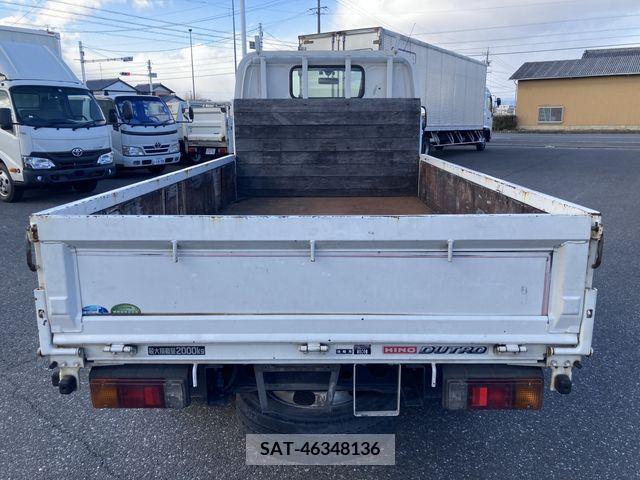 Hino DUTRO 2011-11 320369-5