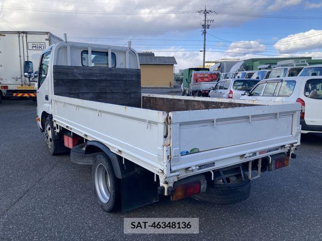 Hino DUTRO 2011-11 320369-4
