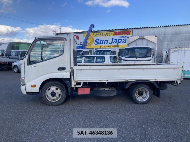 Hino DUTRO 2011-11 320369-3