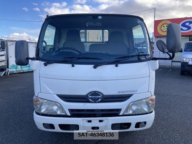 Hino DUTRO 2011-11 320369-1