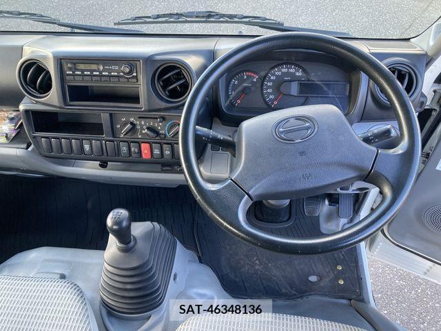 Hino DUTRO 2011-11 320369-9