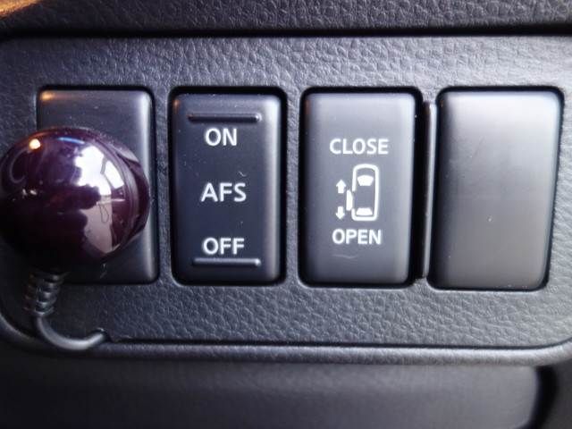 Nissan ELGRAND 2008-03 24137-10