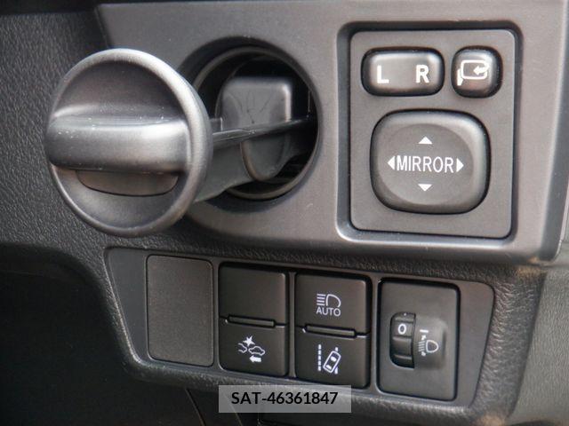 Toyota COROLLA AXIO 2018-11 217668-5
