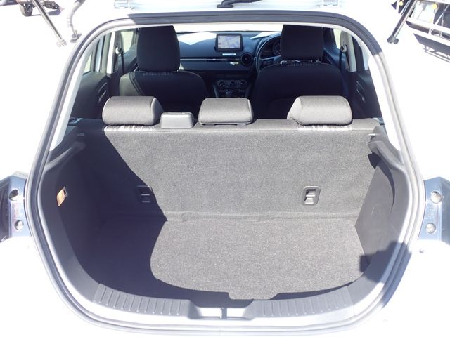 Mazda DEMIO 2018-11 180743-23