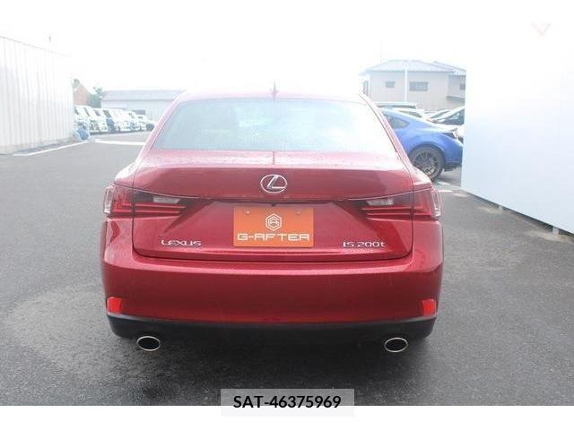 Lexus IS 2016-08 388358-7