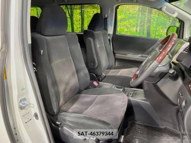 Toyota VELLFIRE 2013-06 339698-8