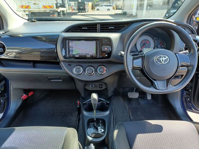 Toyota VITZ 2018-04 2133-1
