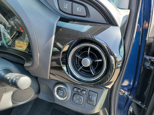 Toyota VITZ 2018-04 2133-11