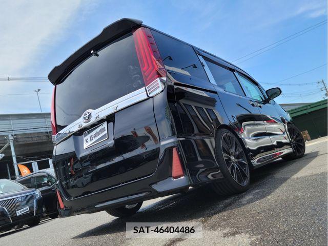 Toyota VOXY 2014-12 321401-1