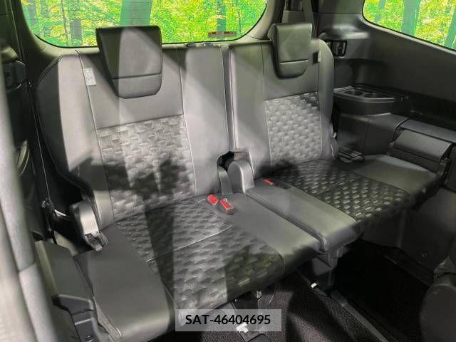 Toyota VOXY 2023-10 289241-10