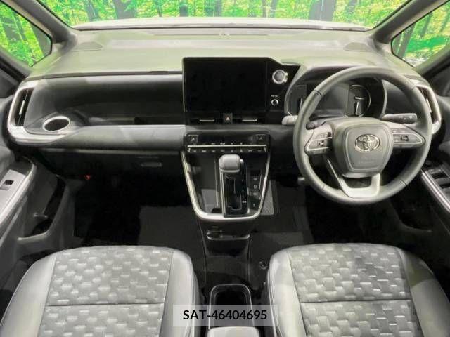 Toyota VOXY 2023-10 289241-1