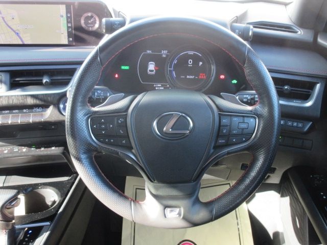 Lexus UX 2018-12 182415-11