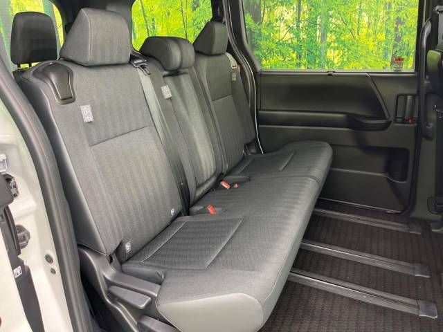 Toyota NOAH 2023-07 191658-9