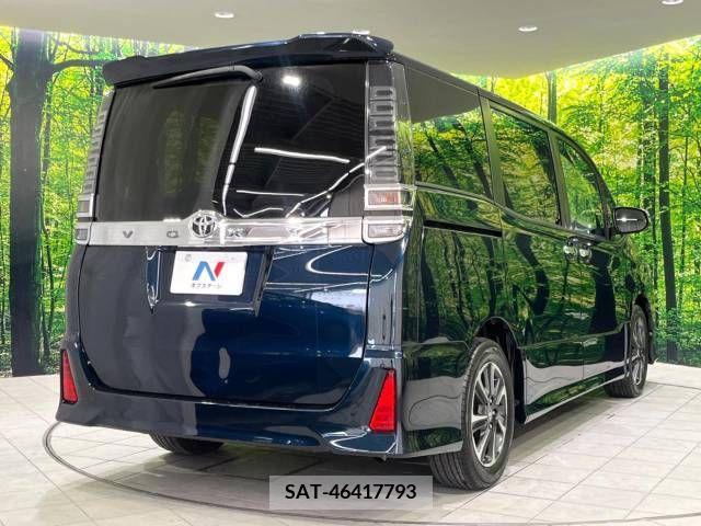 Toyota VOXY 2018-03 331676-18