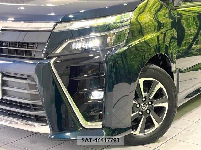 Toyota VOXY 2018-03 331676-13