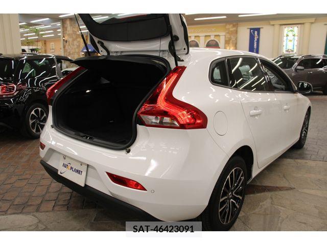 Volvo V40 2018-01 370198-27