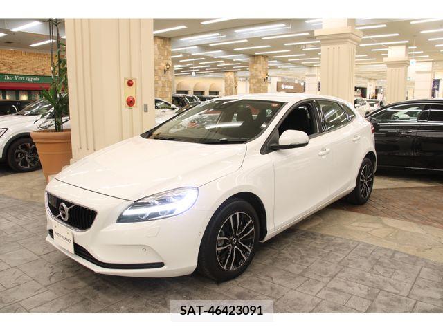 Volvo V40 2018-01 370198-25