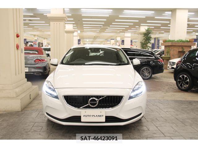 Volvo V40 2018-01 370198-24