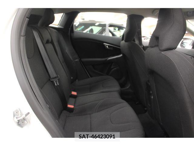 Volvo V40 2018-01 370198-20