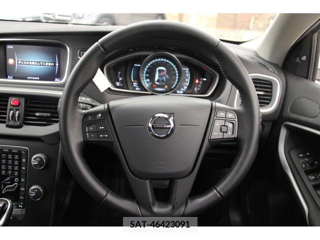 Volvo V40 2018-01 370198-18
